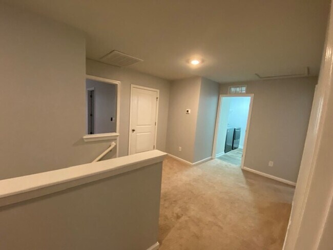 Building Photo - Welcome to a move-in ready haven!!!