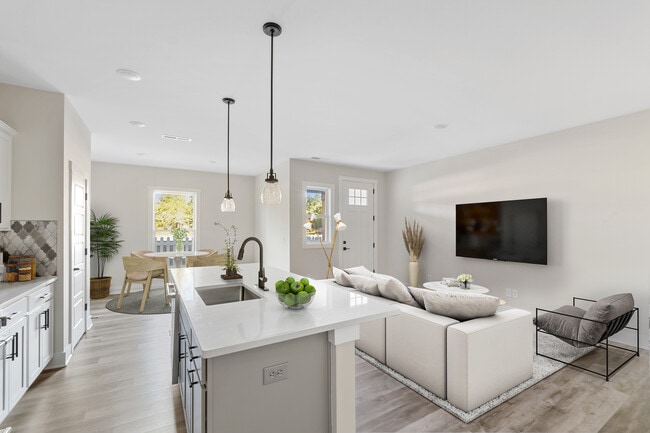 Building Photo - 634 Herlong Ave