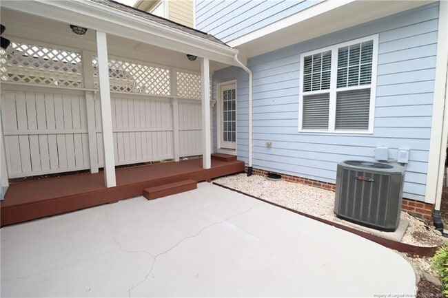Building Photo - 5013 Sunny Creek Ln