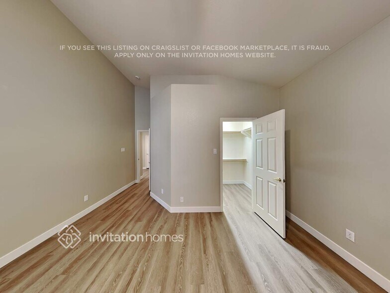 Building Photo - 710 S Catalina St