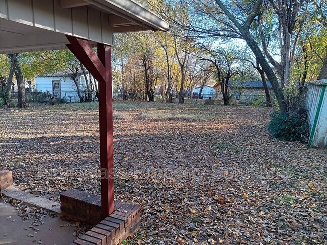 Building Photo - 3808 SE 15th St