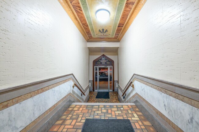 Building Photo - 901 Grand Ave