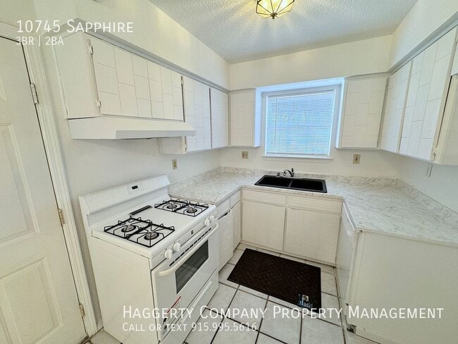 Building Photo - 10745 Sapphire-