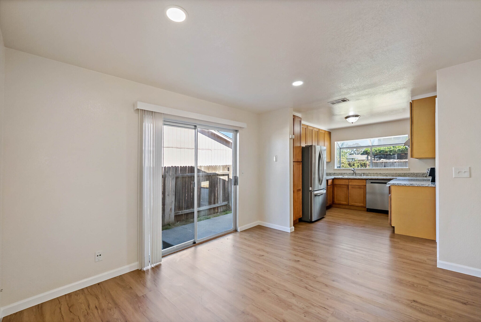 Building Photo - 1401 Prospect Way
