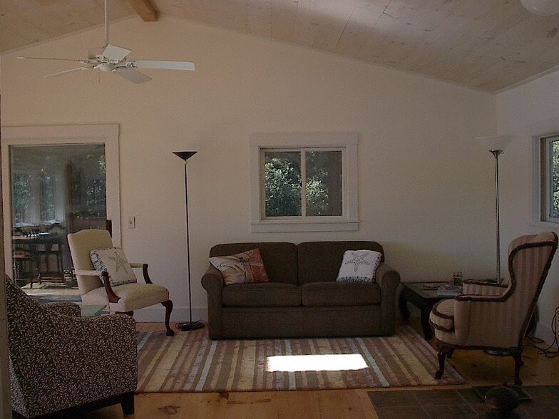 Building Photo - 61 Birch Island Ln