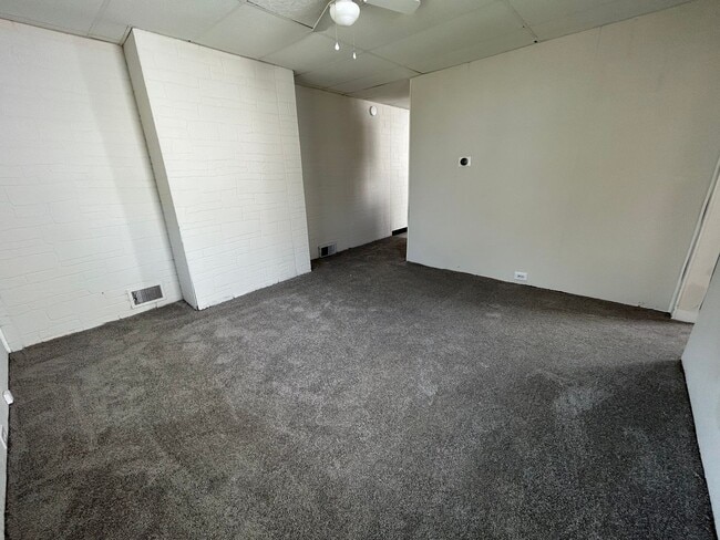 Building Photo - NORWOOD- Cozy 2 bedroom 1 bath