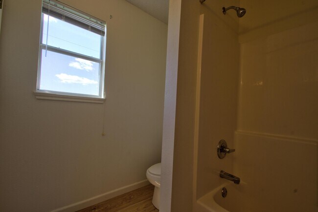 Building Photo - 124 S Burgess Rd