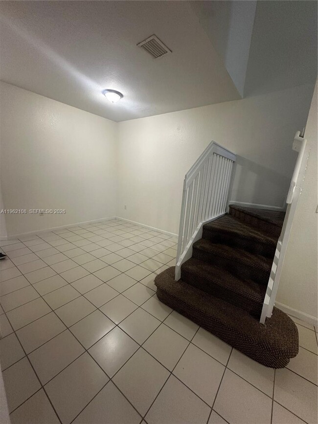 Building Photo - 2912 SE 15th Rd