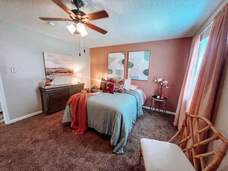 Interior Photo - Town & Country Apartments