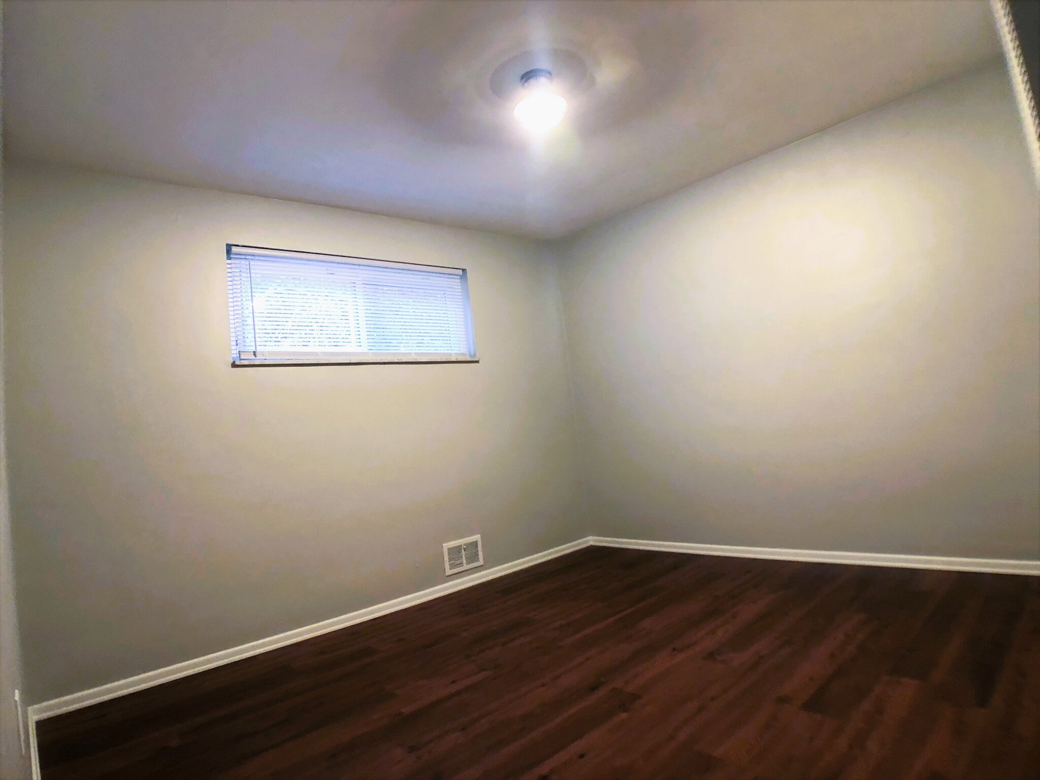 Bed 1 - 162 Pointview Rd