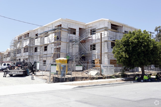 Building Photo - Walnut Street Apartments