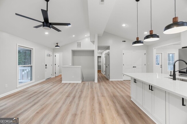 Building Photo - 335 Harris Rd