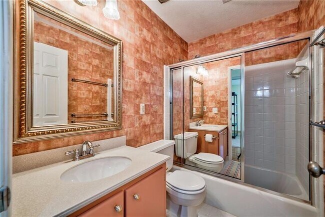 Building Photo - 4010 Mansion Dr