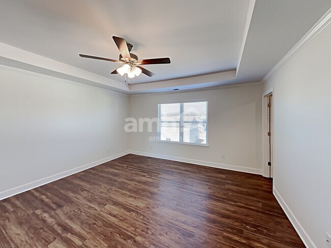 Building Photo - 950 Colonnade Dr
