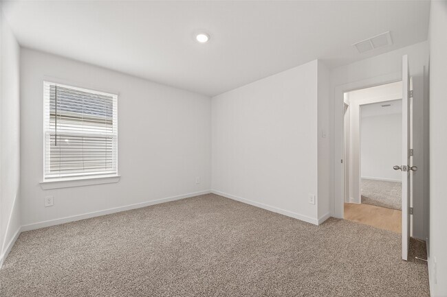 Building Photo - 3827 Langridge Dr