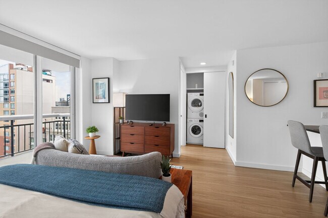 Building Photo - 68 W 37th St