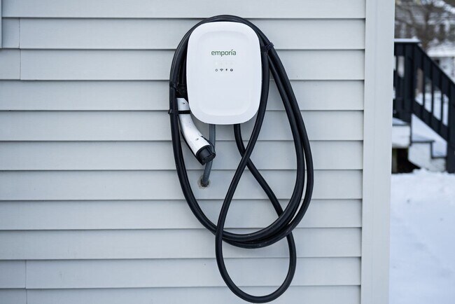 Building Photo - 104 Union St