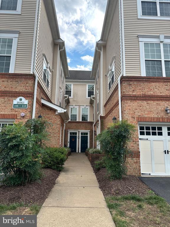 Building Photo - 20365 Belmont Park Terrace