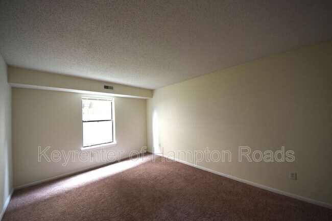 Building Photo - 8530 Tidewater Dr