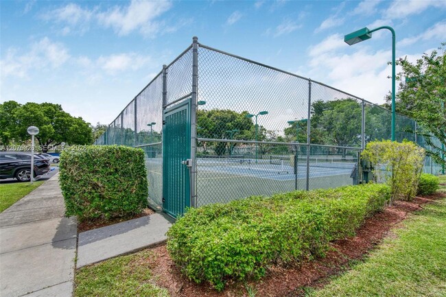 Building Photo - 709 Gardens Dr