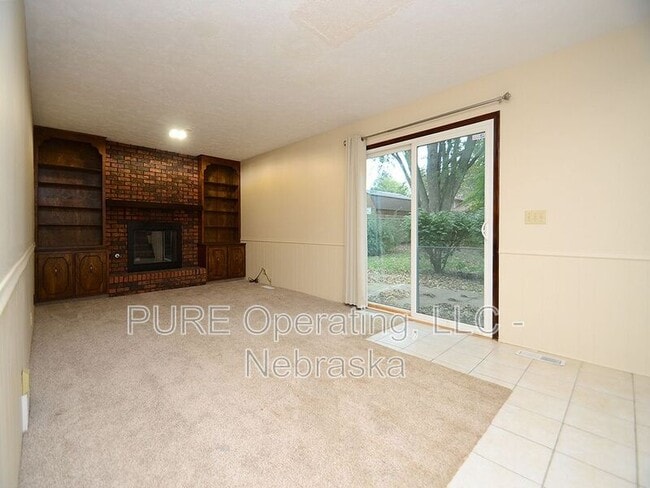 Building Photo - 5723 S 152nd Ave Cir