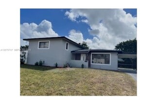 Building Photo - 1230 NE 200th Ter