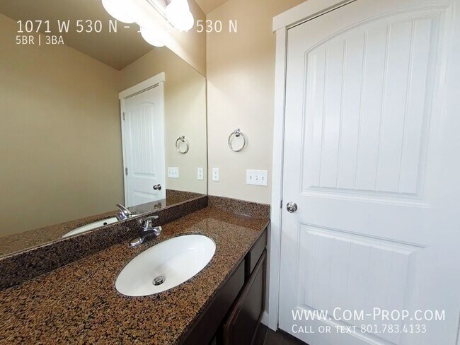 Building Photo - 1071 W 530 N