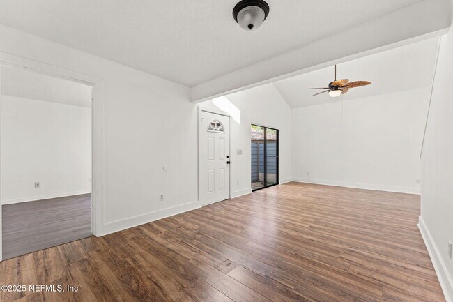 Building Photo - 1601 Challenger Ct W