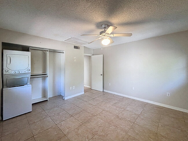 Building Photo - 10597 101st Ave