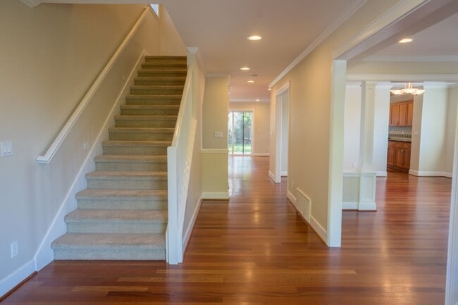 Building Photo - 4Bd/3.5Ba Seattle House