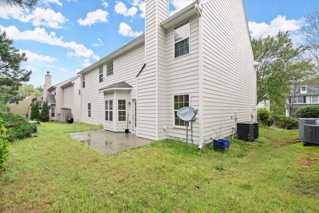 Building Photo - 5 Bedroom in Buford. Great School
