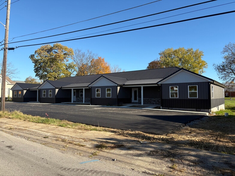 Building Photo - 205 Coakley St