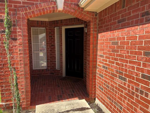 Building Photo - 3013 Foxhollow Dr
