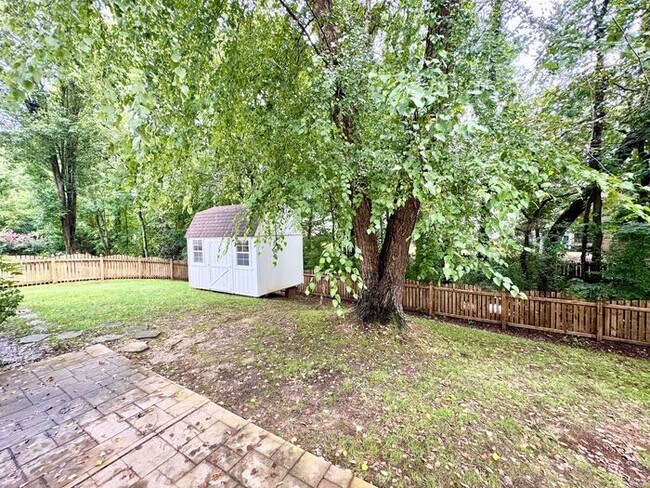Building Photo - Fabulous Home in Ballantyne!!!