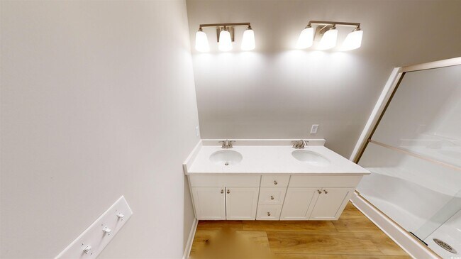 Building Photo - 1016 Moen Lp