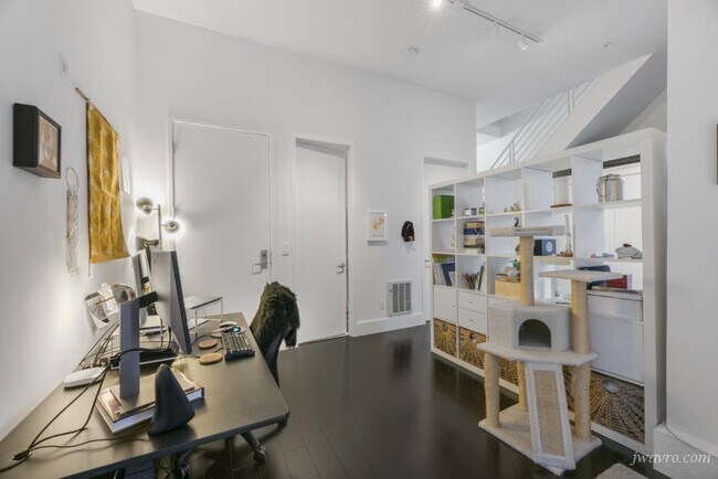 Building Photo - 45 Lucerne St