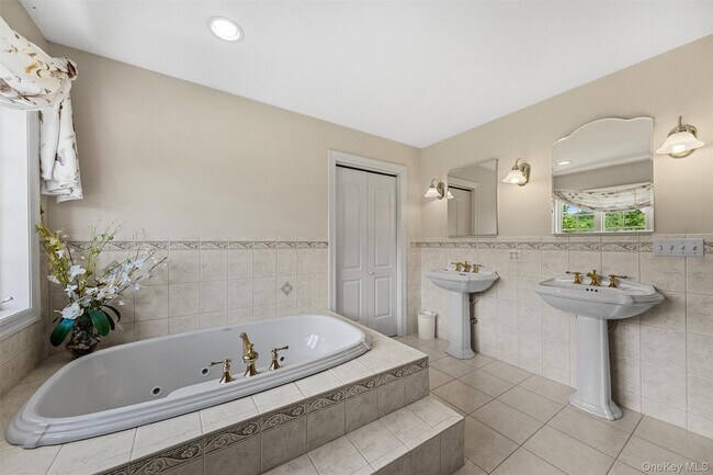 Building Photo - 20 Goshen Rd