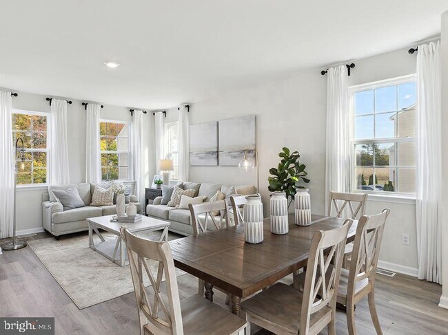 Building Photo - 216 Macoun Way