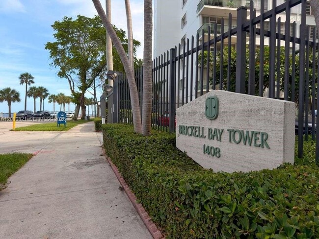 Building Photo - 1408 Brickell Bay Dr