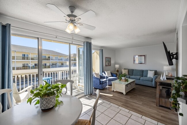 Building Photo - 775 Gulf Shore Dr