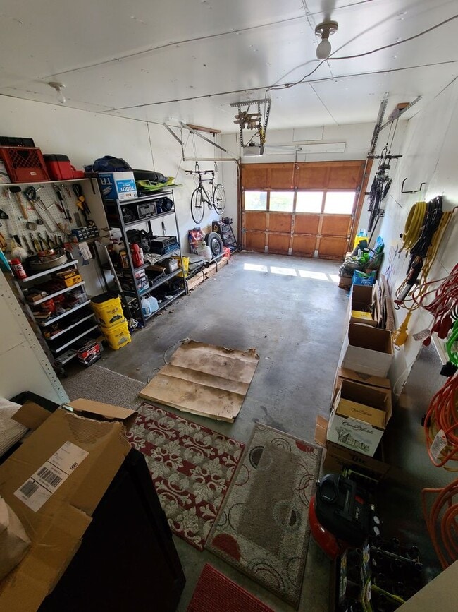 Building Photo - 2823/25 Shan Dr. Duplex