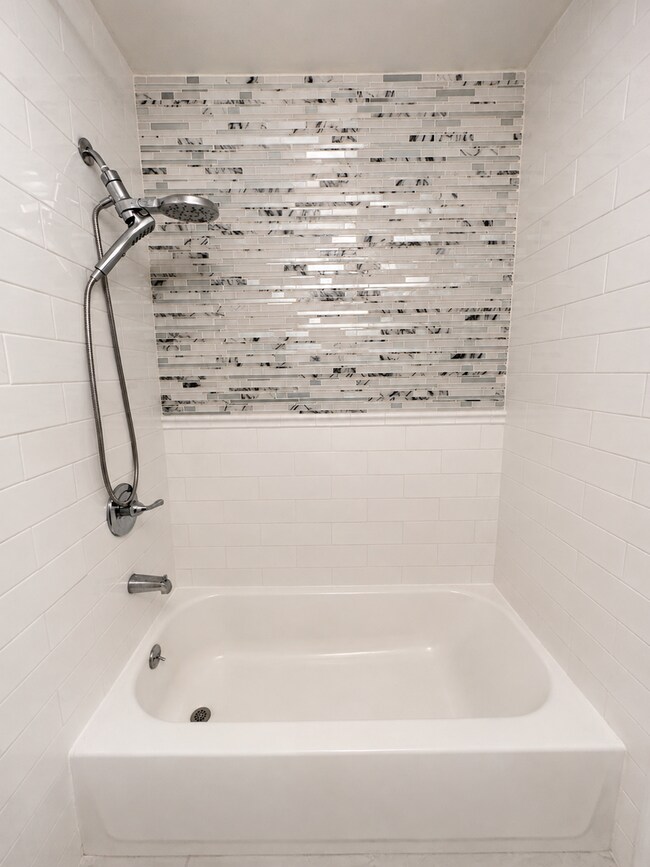 Building Photo - Charming 3-Bedroom Home in the Heart of Clarksville!