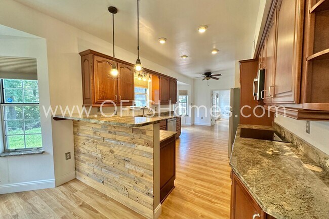 Building Photo - 324 Curacao Way