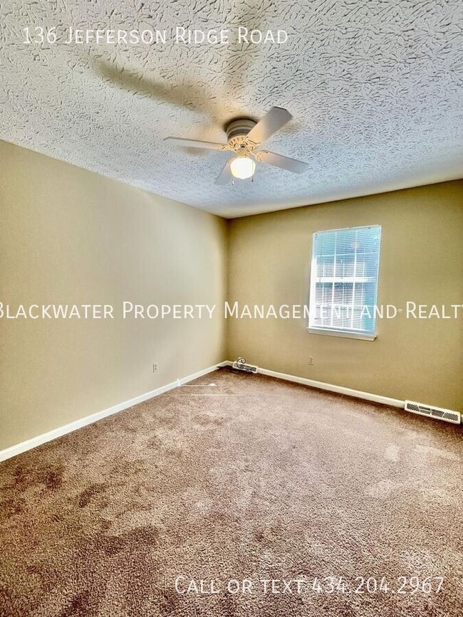 Building Photo - 136 Jefferson Ridge Rd