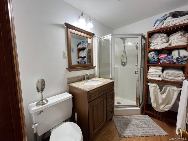 Building Photo - 896 Evergreen Walk