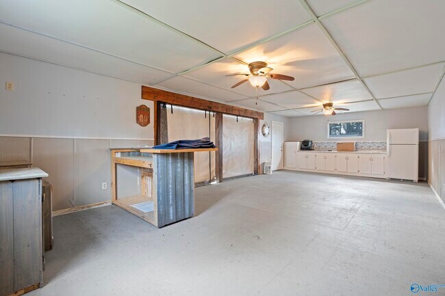 Building Photo - 15153 New Cut Rd