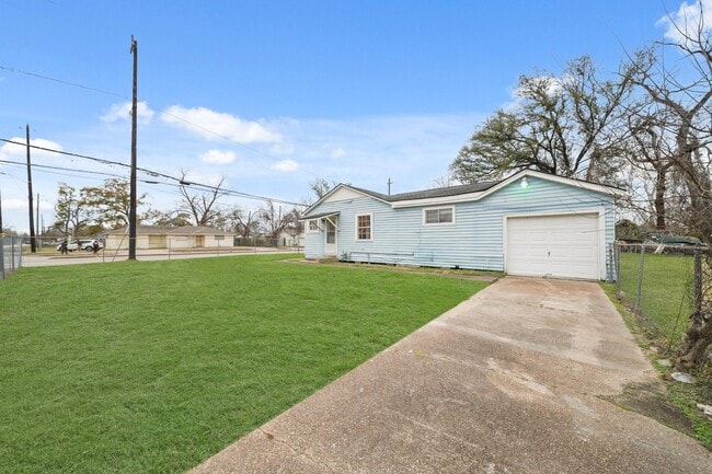 Building Photo - 7502 Ley Rd