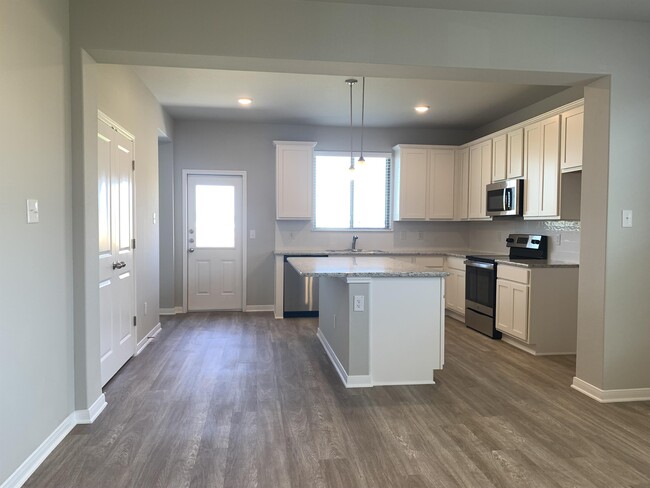 Building Photo - 1353 Aurora Grv Bnd