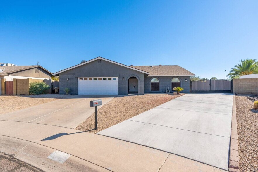 Building Photo - 14615 N 22nd Ln