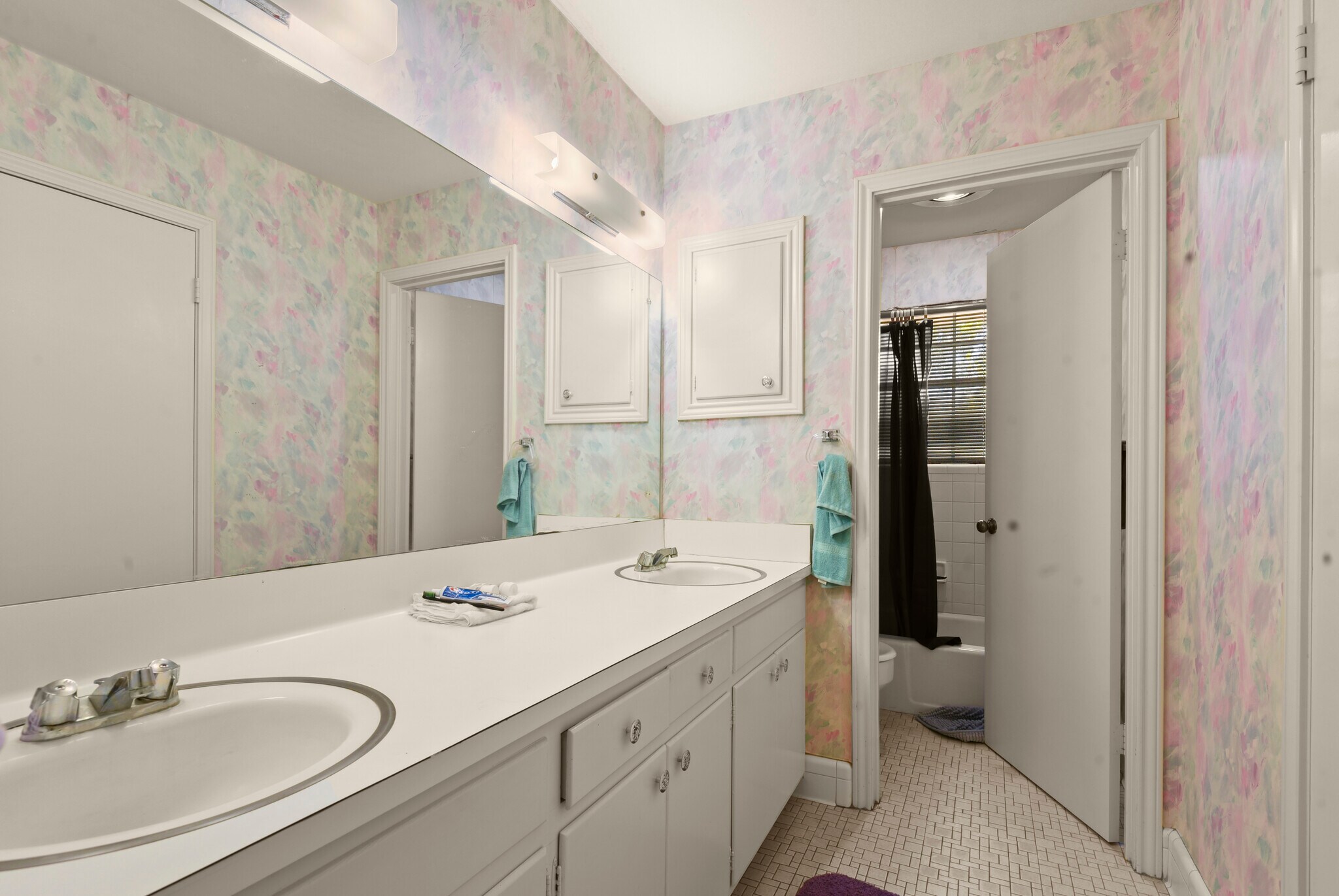 Building Photo - 5240 Heritage Dr